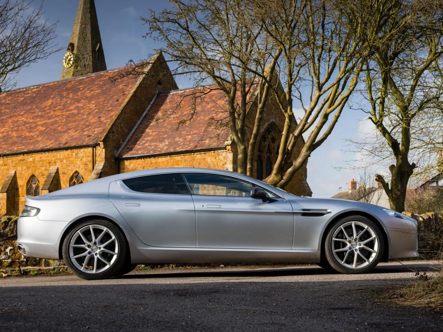  Aston Martin Rapide S 2013 года  (UK) (фото 32 из 36)